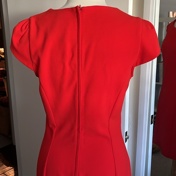 Red shift dress with tulip sleeves - Picture 4 of 9